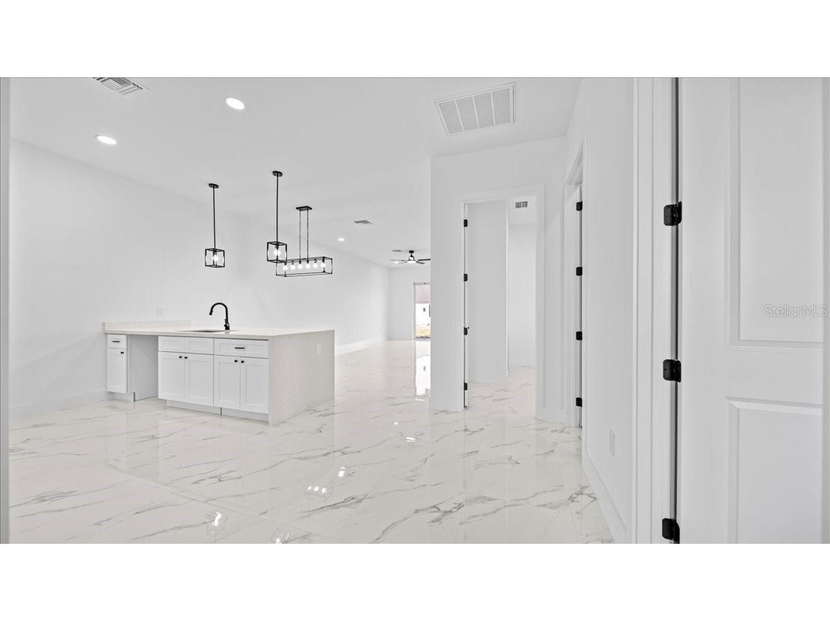 913/915 NE 15th Lane Cape Coral FL 33909 A4685415 image17