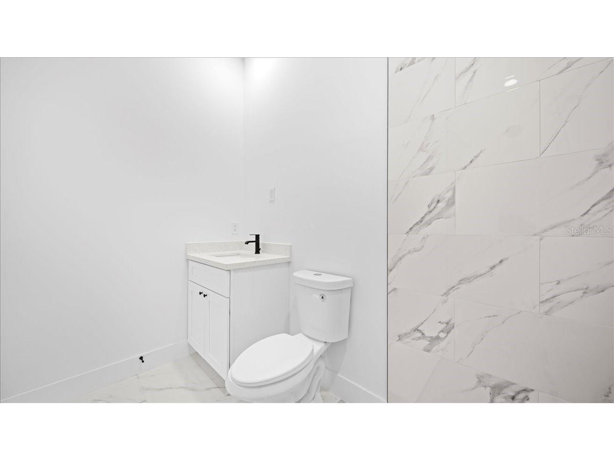 913/915 NE 15th Lane Cape Coral FL 33909 A4685415 image19