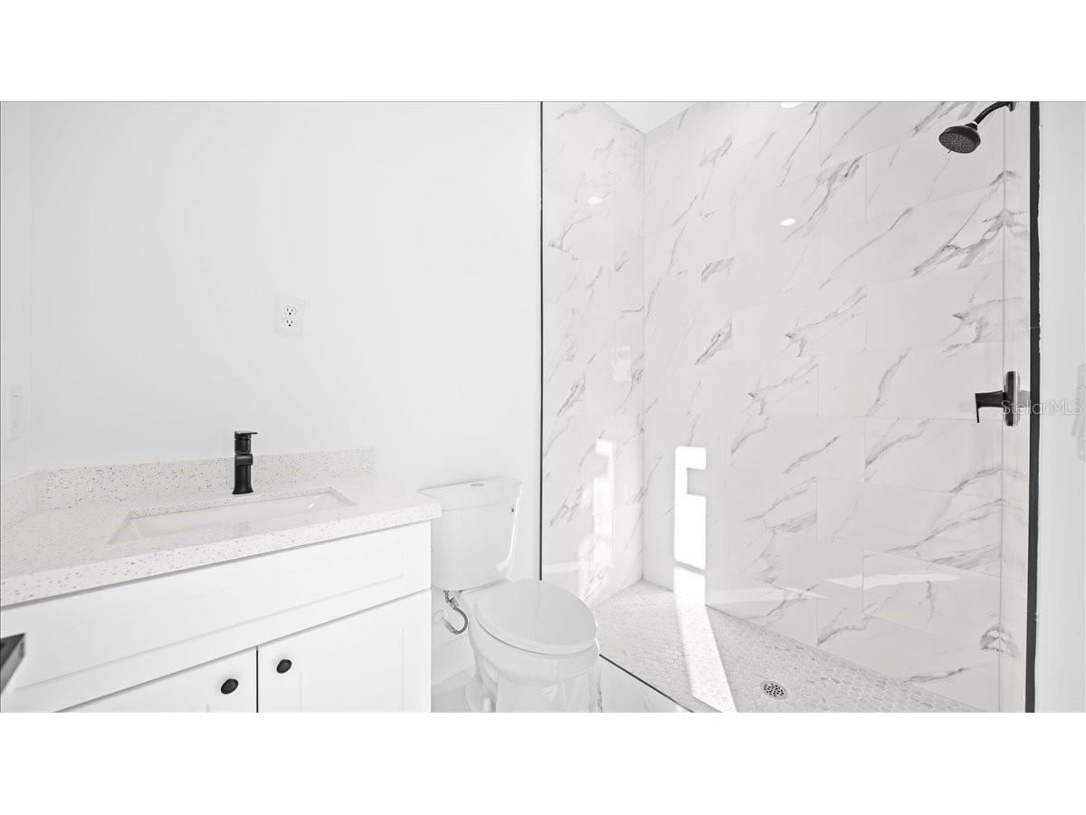 913/915 NE 15th Lane Cape Coral FL 33909 A4685415 image20
