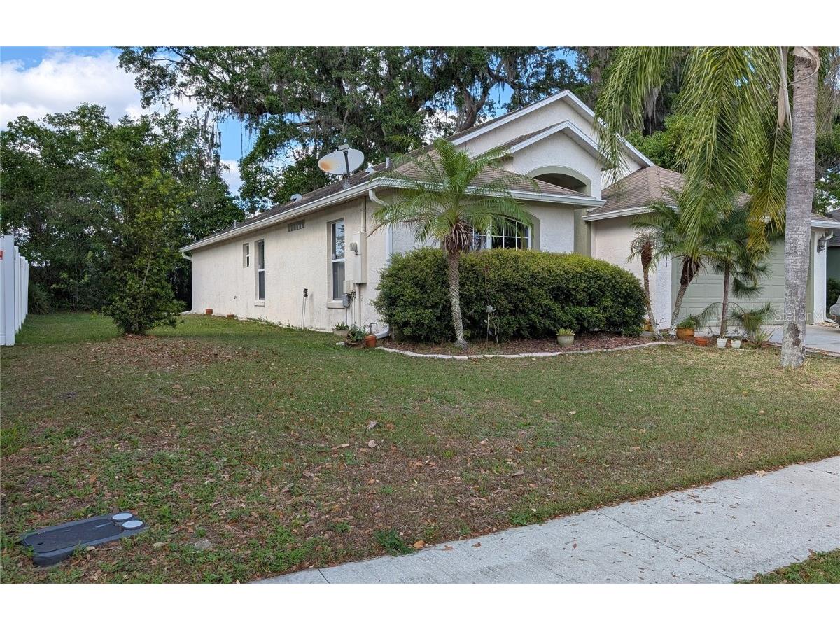 913 Lake Lindley Drive N Deland FL 32724 V4941996 image29