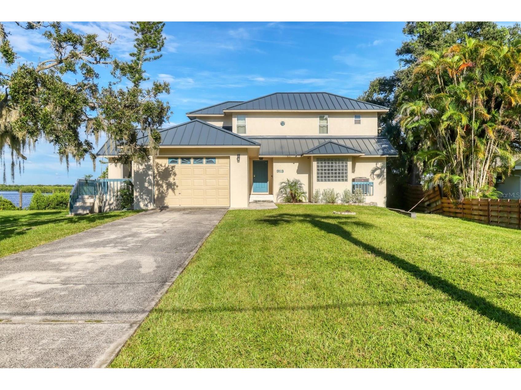913 Tropical Drive Bradenton FL 34208 - BRADEN RIVER A4665870 image1