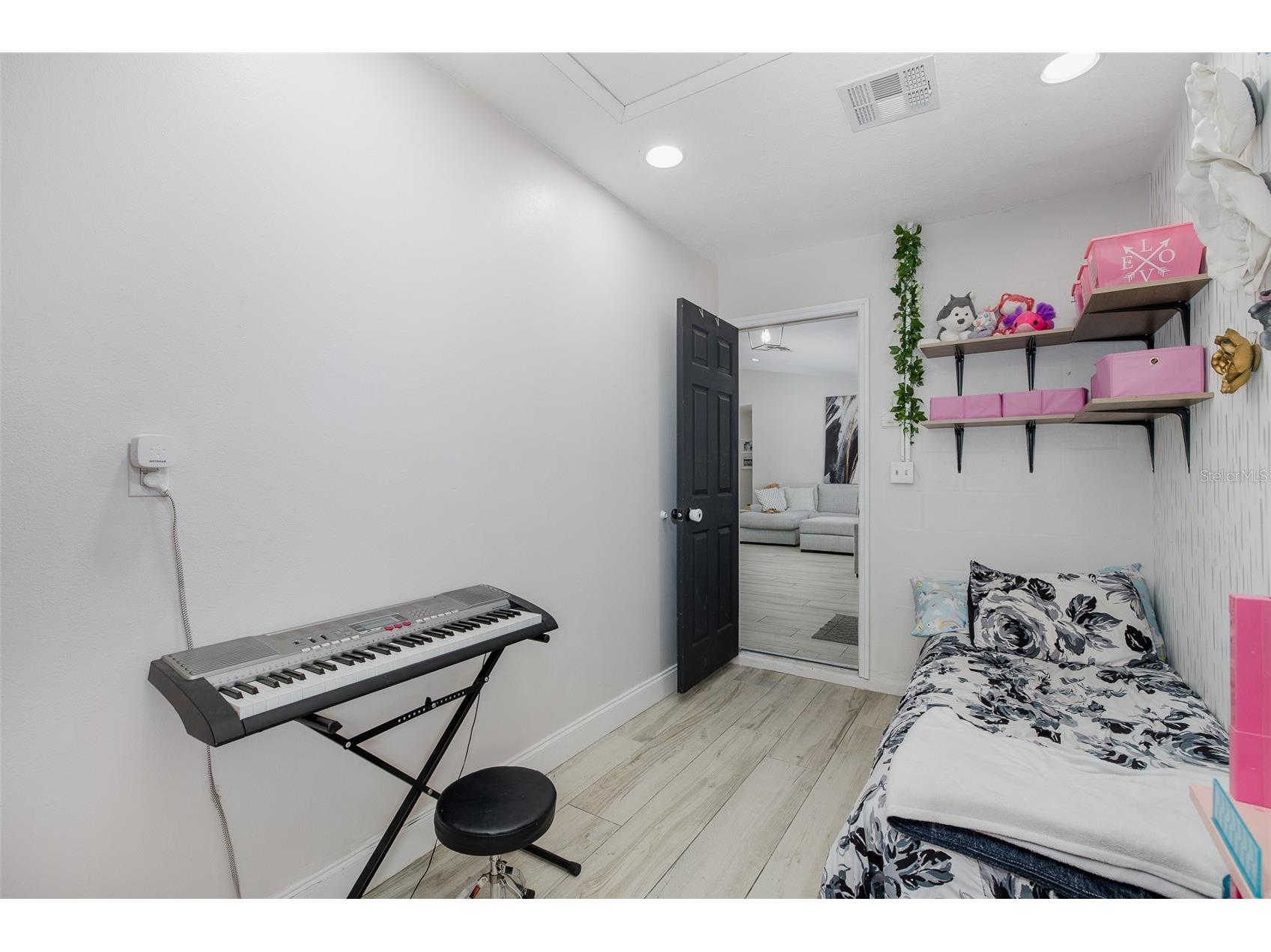 9135 Hawkins Court New Port Richey FL 34655 TB8489733 image33