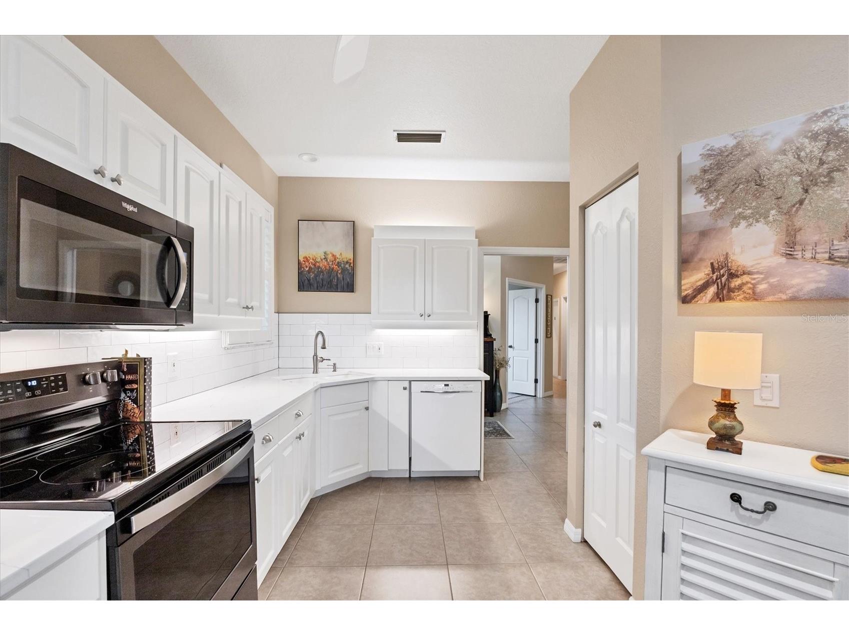 914 Barclay Court Venice FL 34293 N6140689 image11