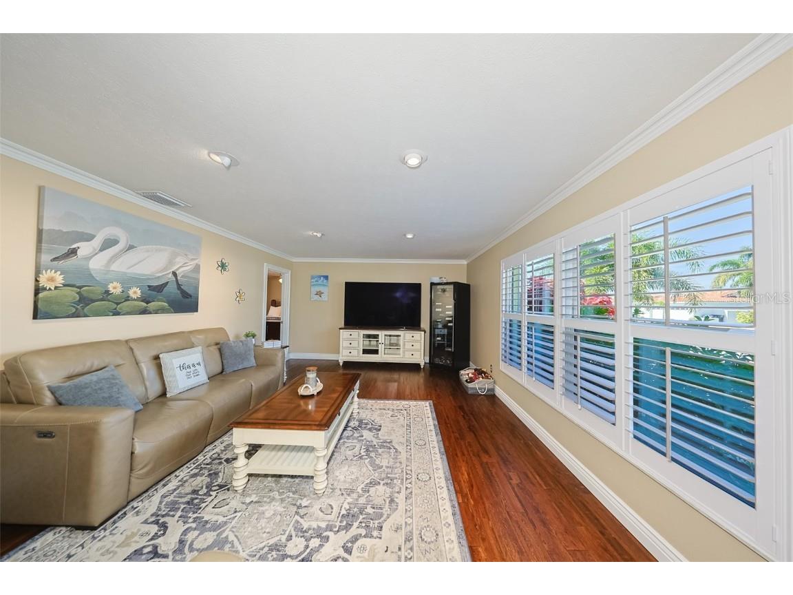 914 Chipaway Drive Apollo Beach FL 33572 TB8448642 image34