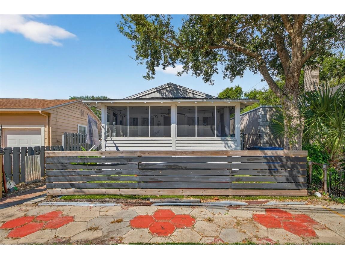 914 Dartmoor Street N Saint Petersburg FL 33701 TB8433245 image1