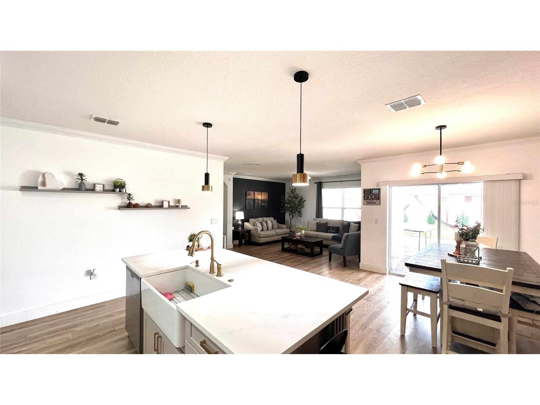 914 Guadalupe Drive Orange City FL 32763 V4947889 image8