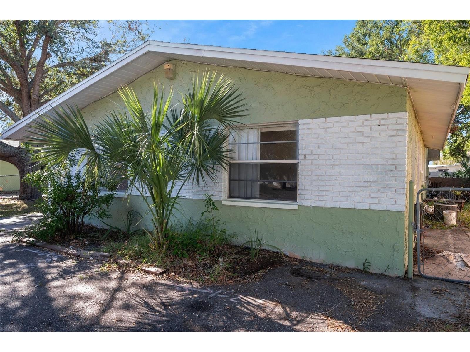 914 Lake Palms Drive Largo FL 33771 TB8487678 image1