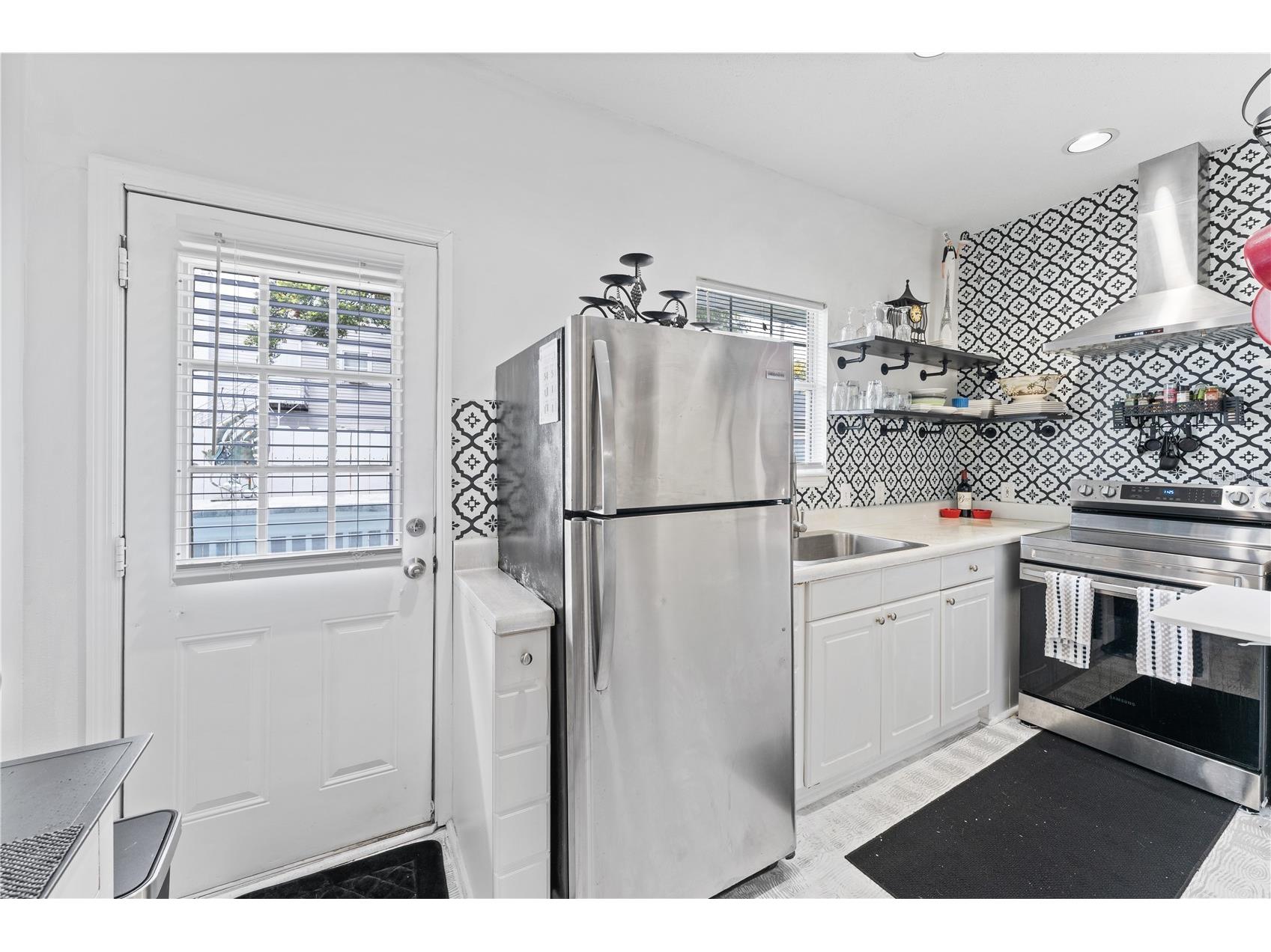 914 N 8th Street N Saint Petersburg FL 33701 TB8516140 image16
