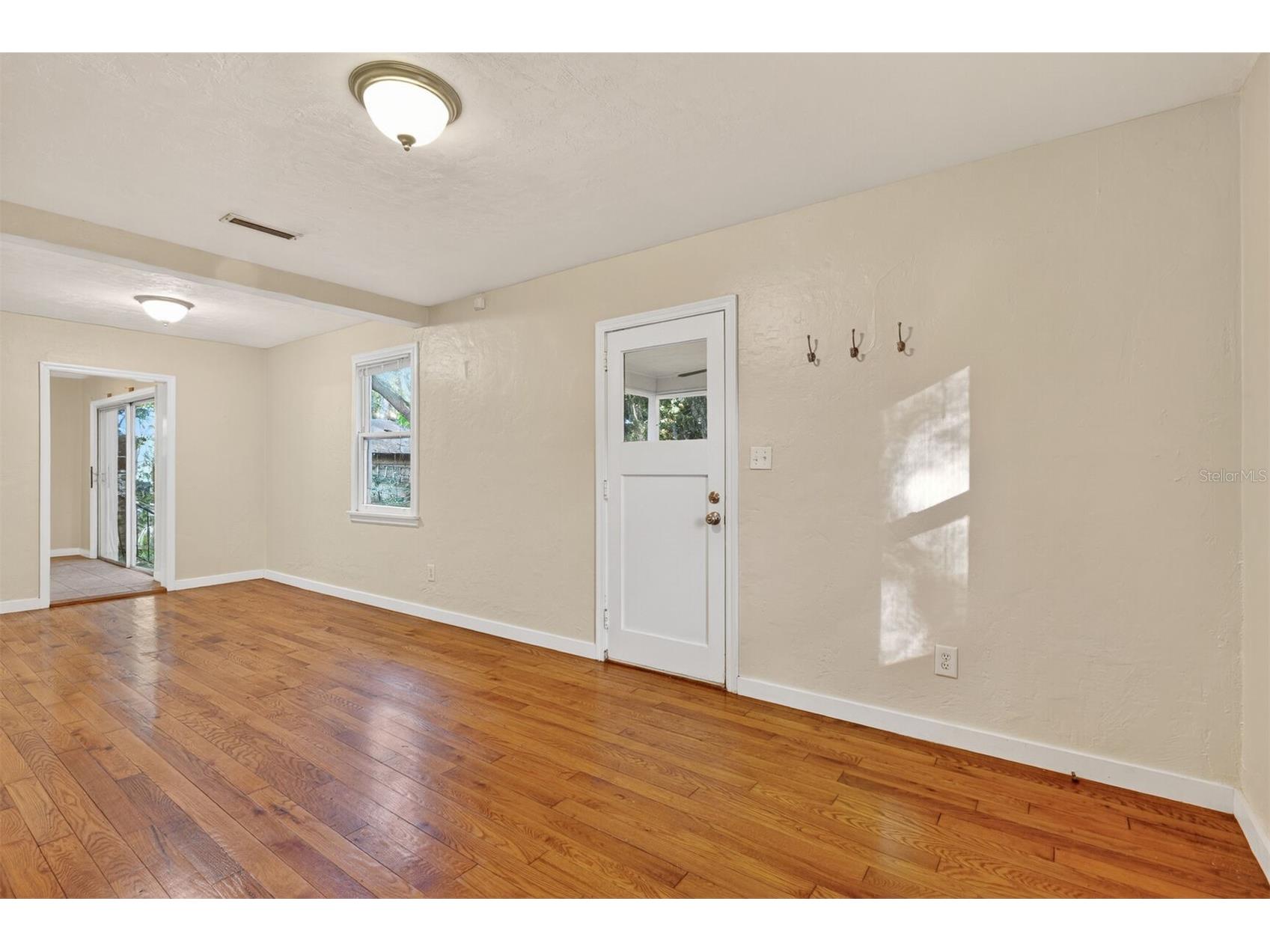 914 NE 6th Avenue Gainesville FL 32601 GC539765 image3