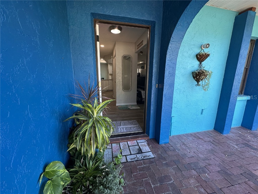 914 Plum Tree Lane Sarasota FL 34243 TB8443581 image17