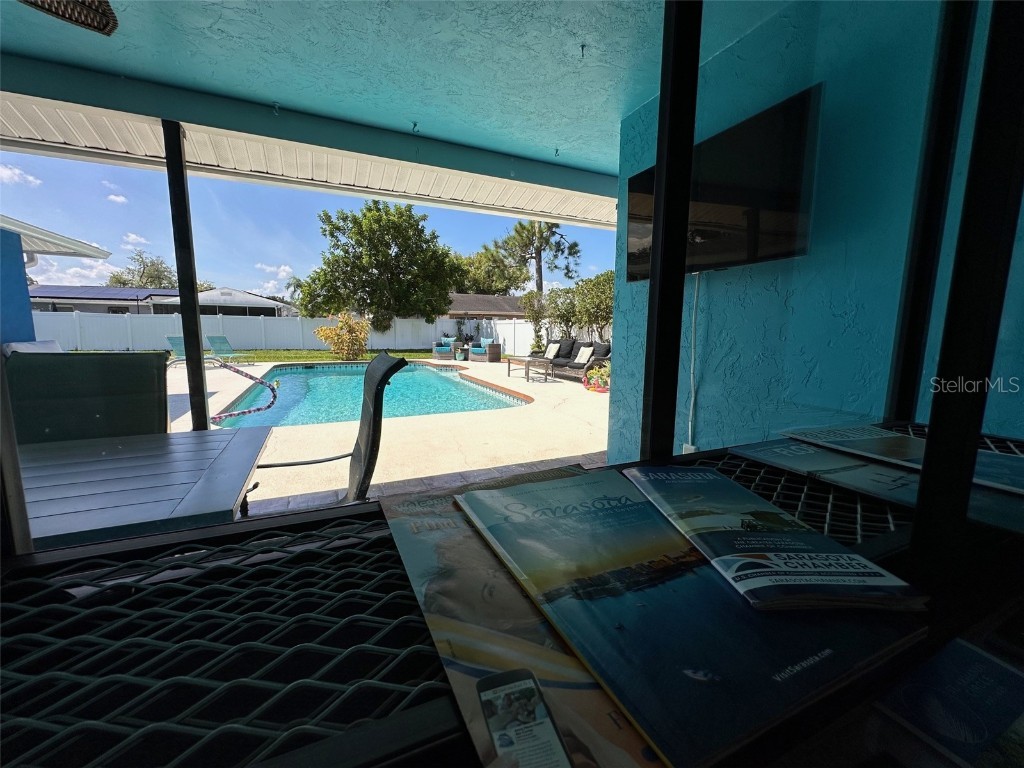 914 Plum Tree Lane Sarasota FL 34243 TB8443581 image34