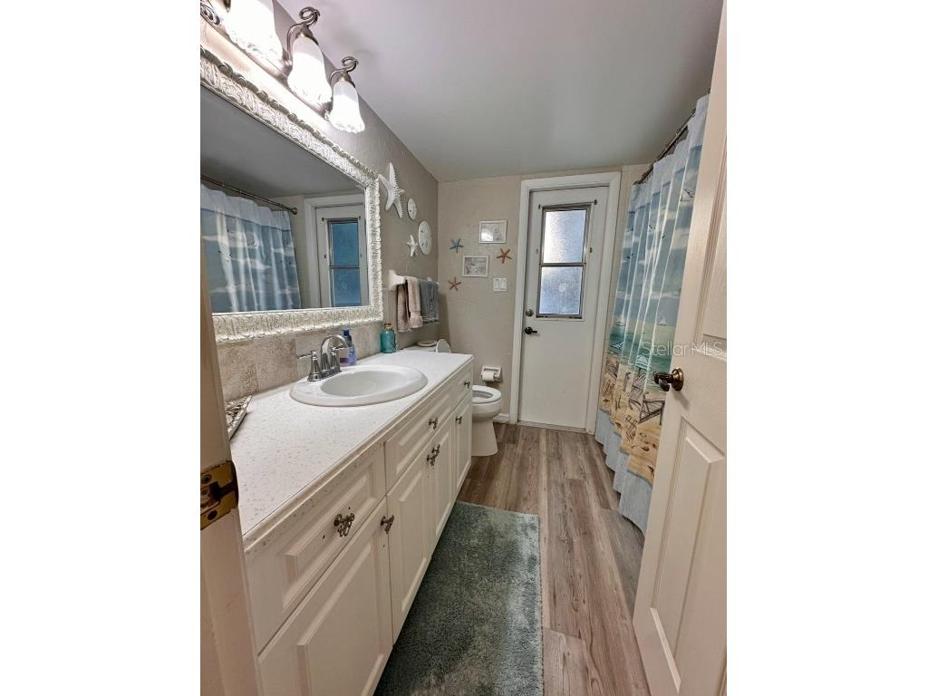 914 Plum Tree Lane Sarasota FL 34243 TB8443581 image56