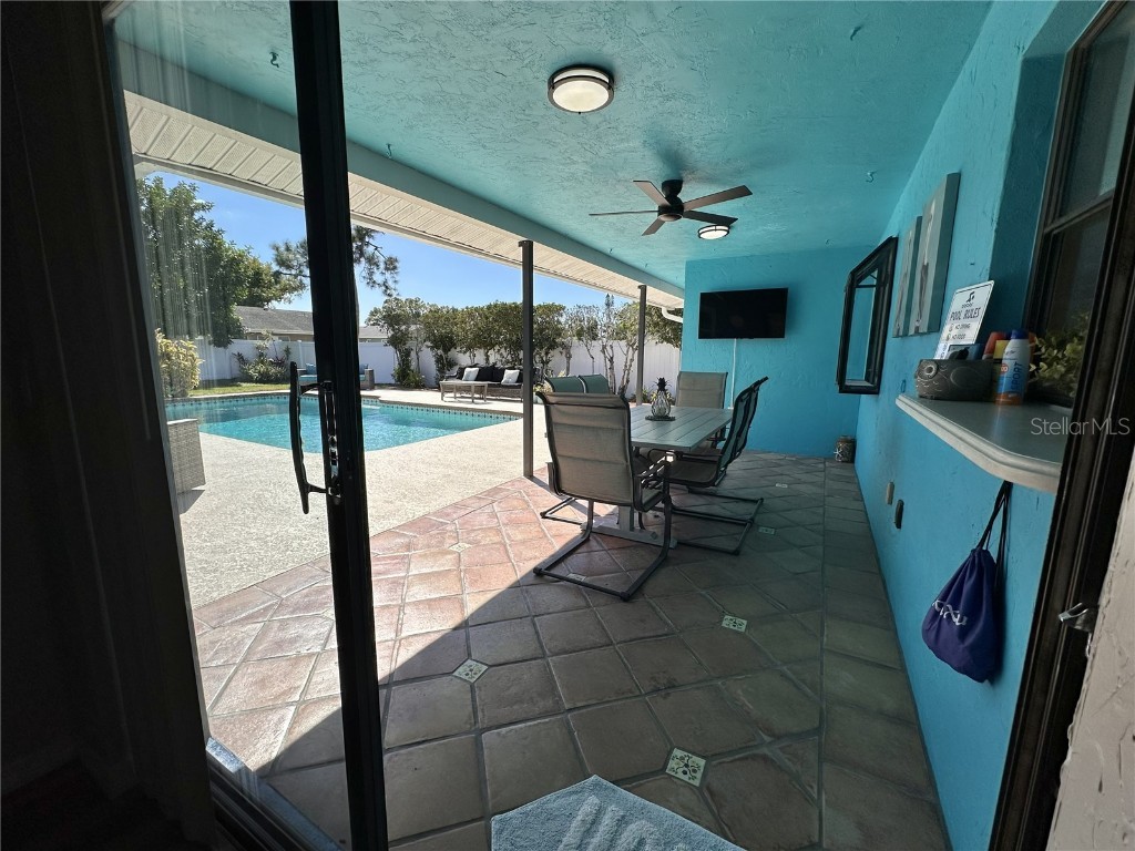 914 Plum Tree Lane Sarasota FL 34243 TB8443581 image71