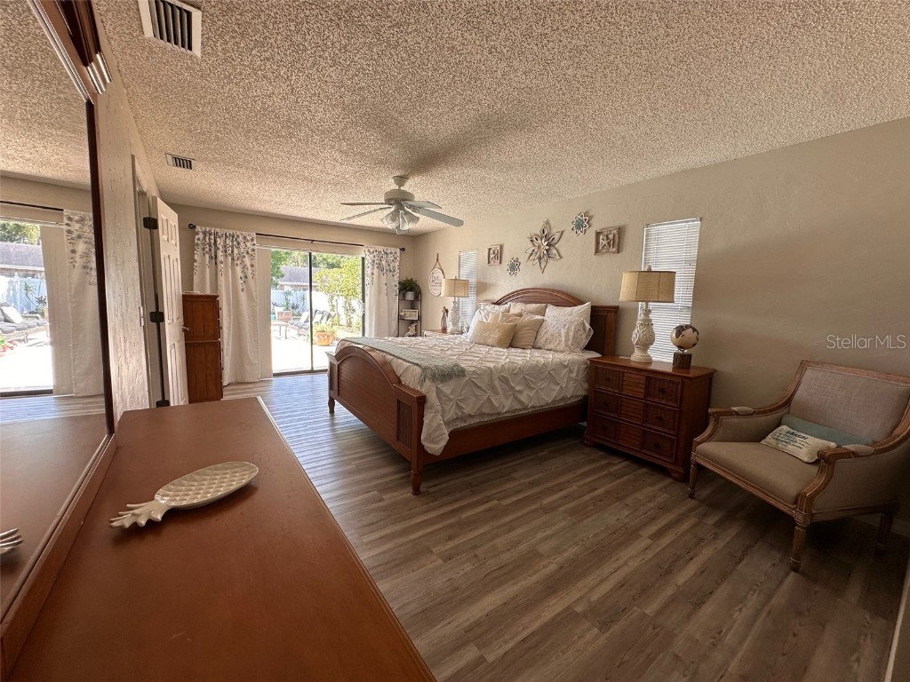 914 Plum Tree Lane Sarasota FL 34243 TB8443581 image86