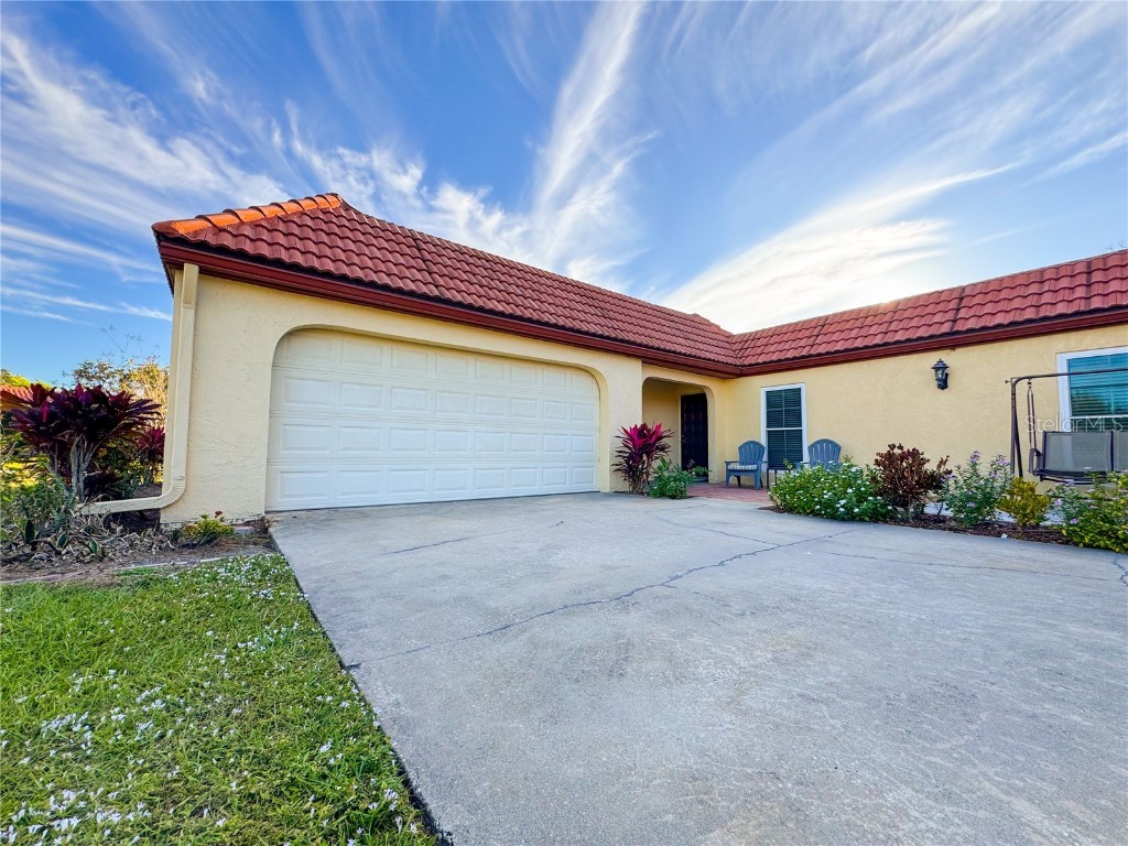 914 W Faith Circle Bradenton FL 34212 - MANATEE RIVER A4674854 image1