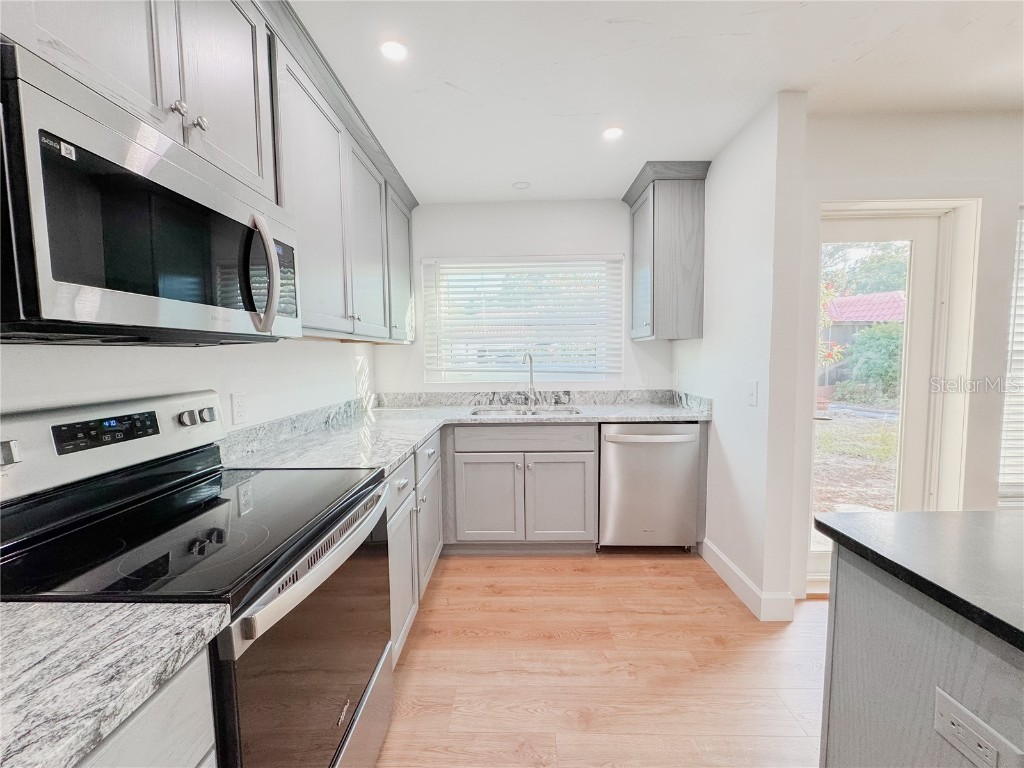 914 W Faith Circle Bradenton FL 34212 - MANATEE RIVER A4674854 image7