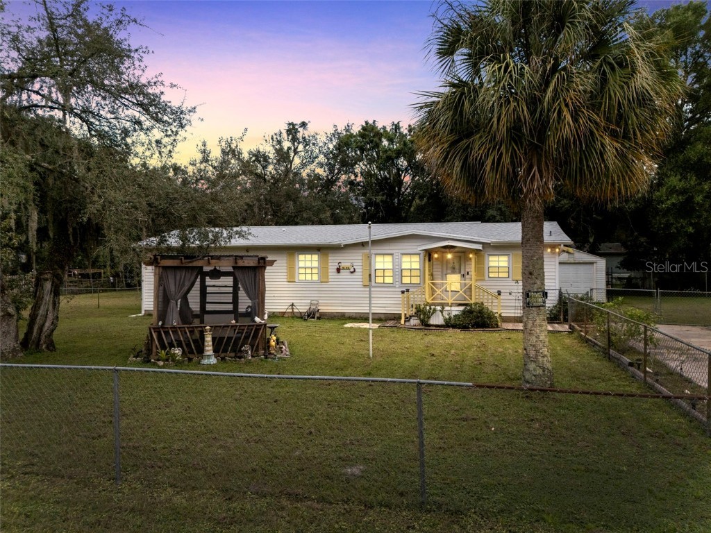 9140 & 9130 Peony Street New Port Richey FL 34654 W7868386 image1