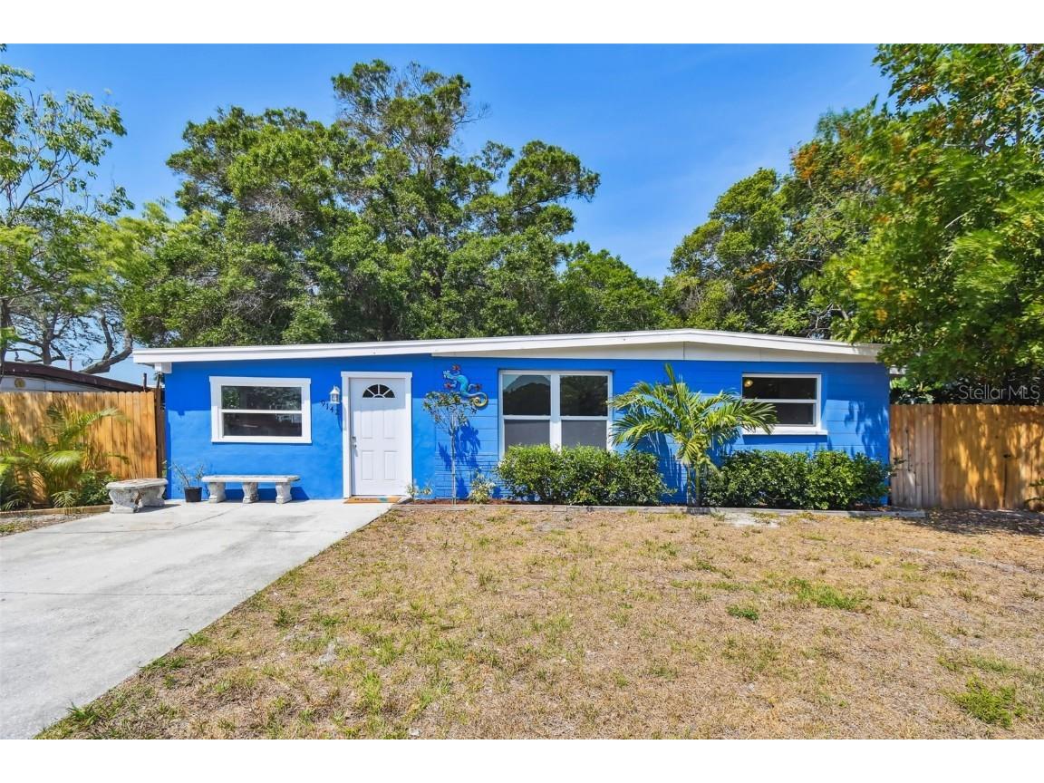 9142 83rd Street Seminole FL 33777 T3444137 image1