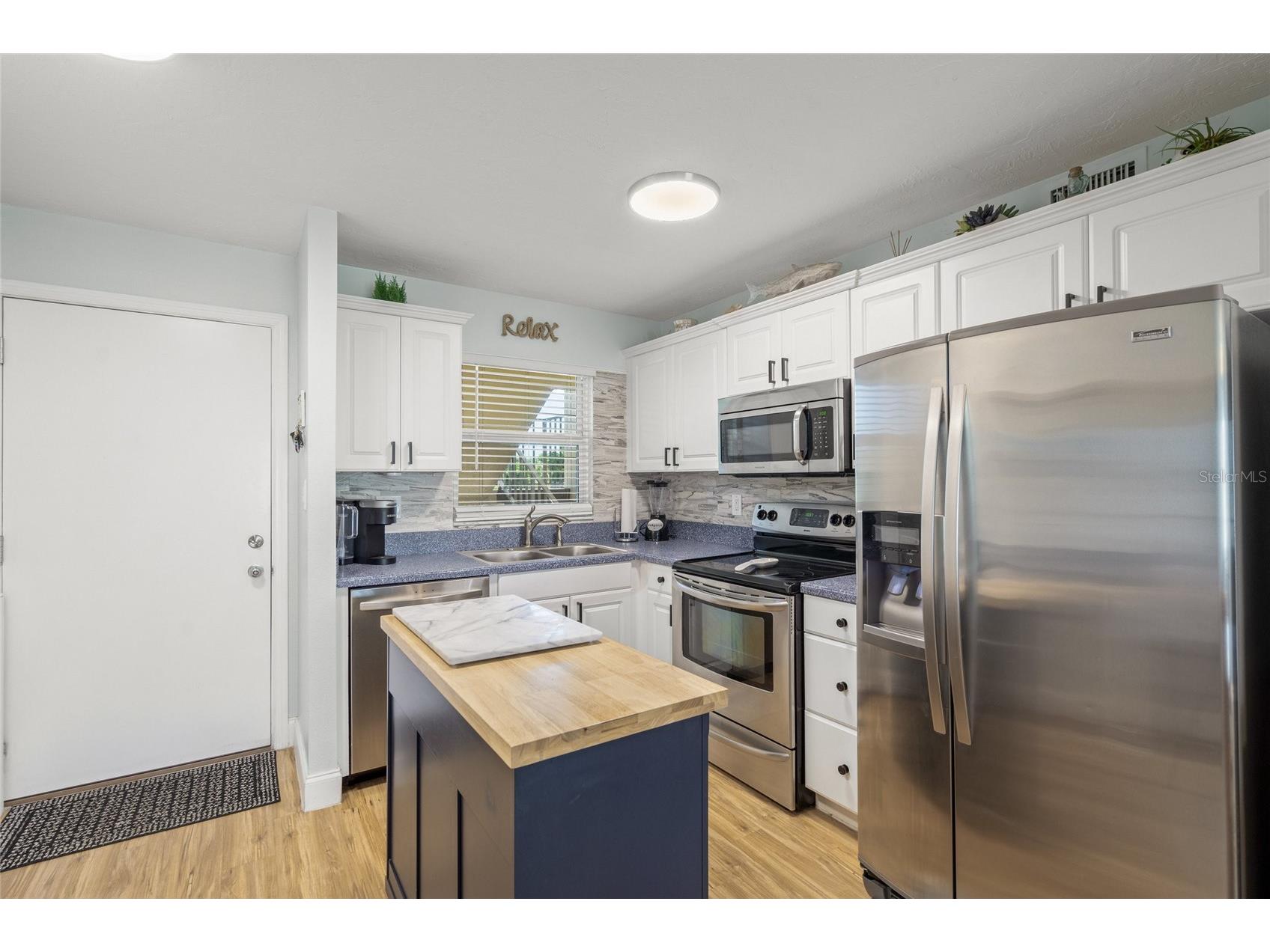 915 Beach Road #215 Siesta Key FL 34242 C7524394 image4