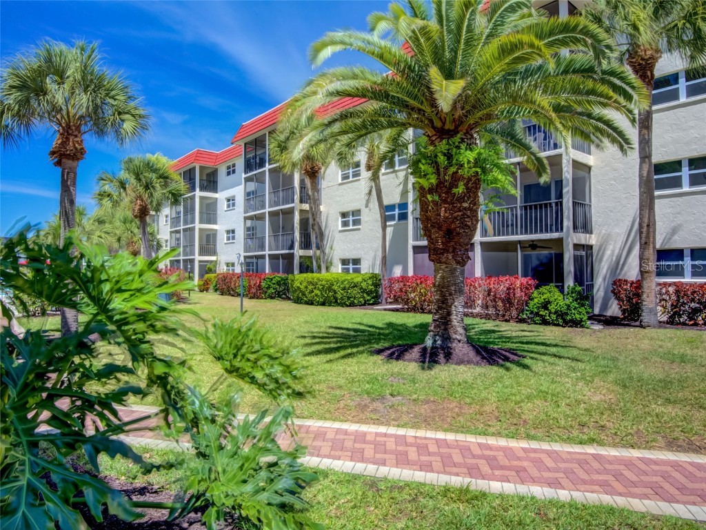 915 Beach Road #219 Sarasota FL 34242 A4532315 image1