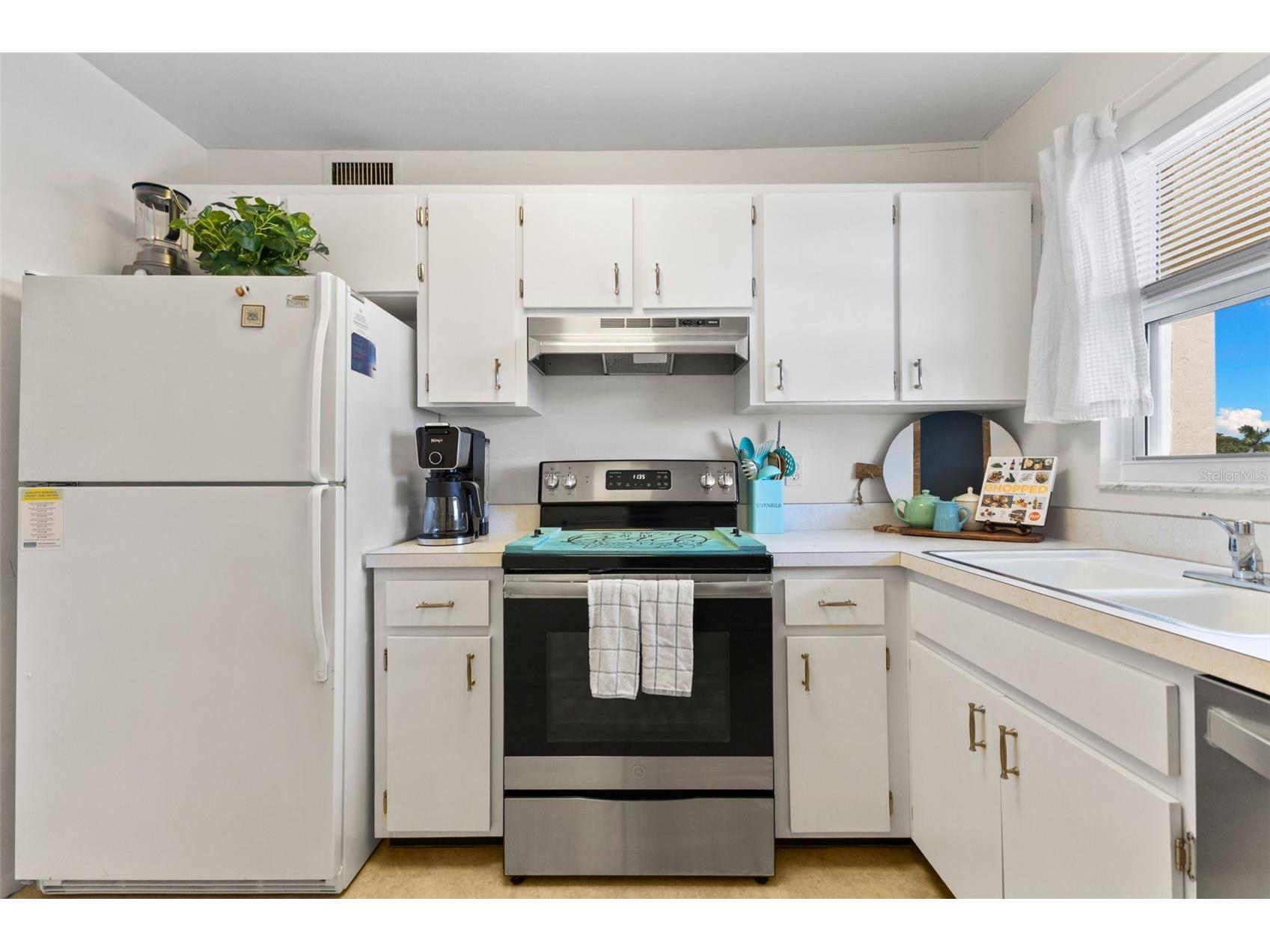 915 Beach Road #318 Sarasota FL 34242 A4682116 image8