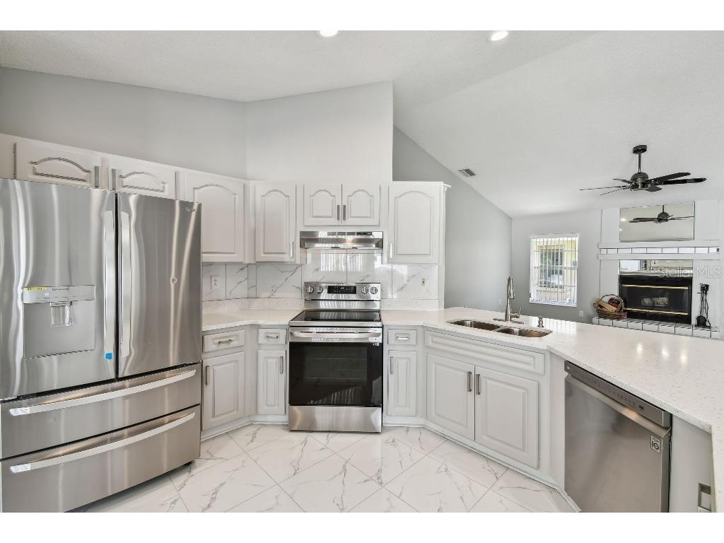 915 Brittany Park Boulevard Tarpon Springs FL 34689 TB8354448 image18