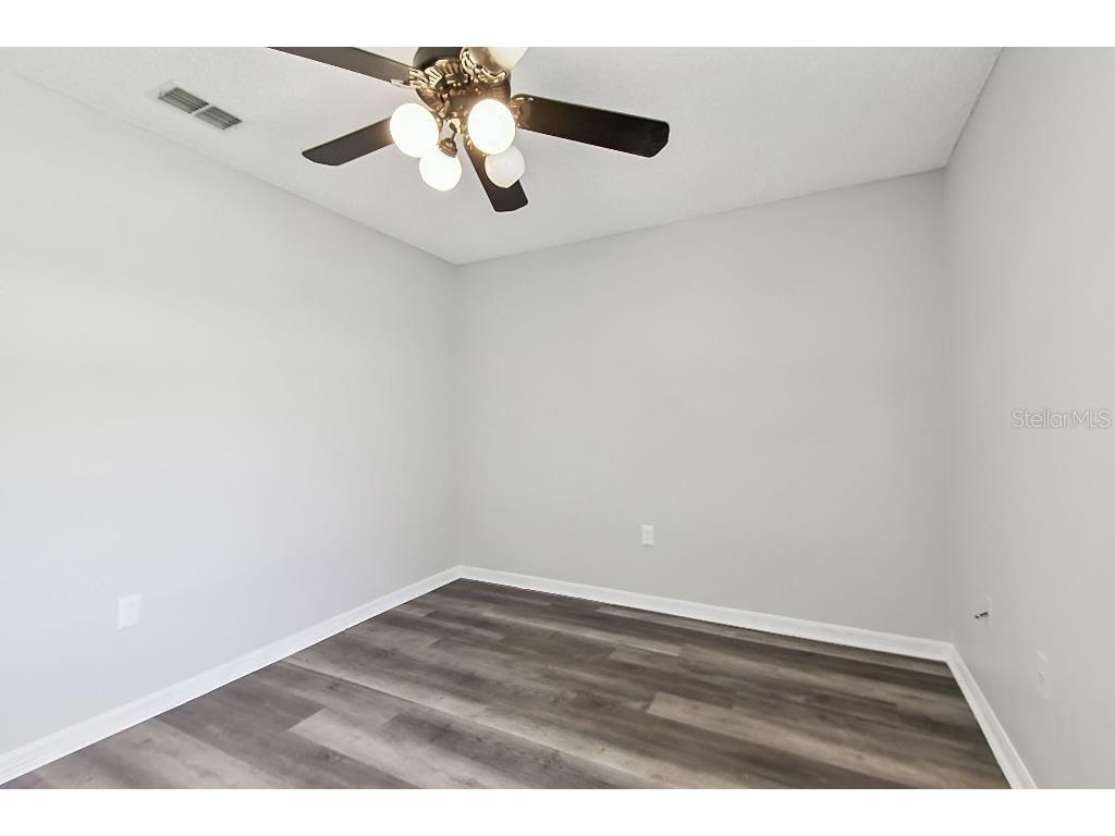 915 Brittany Park Boulevard Tarpon Springs FL 34689 TB8354448 image43