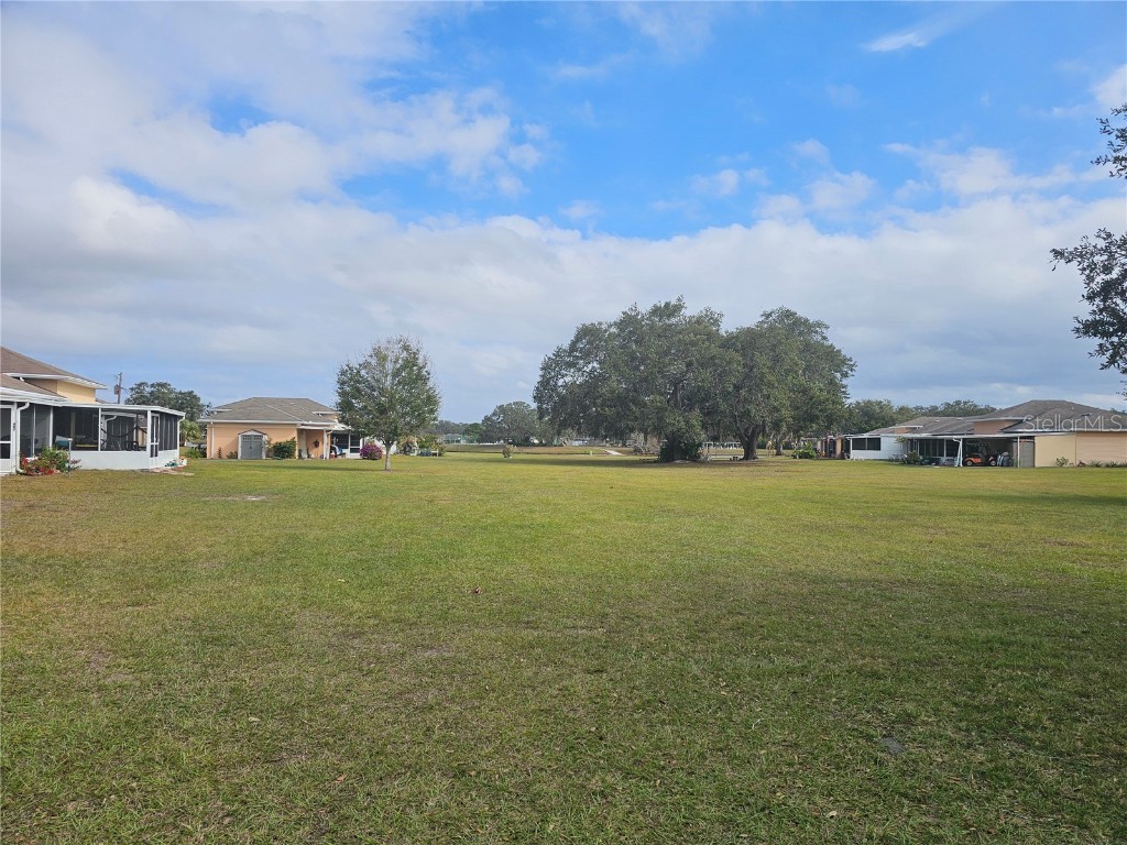 915 Club Circle Lakeshore FL 33854 - LAKE WEOHYAKAPA S5118586 image22