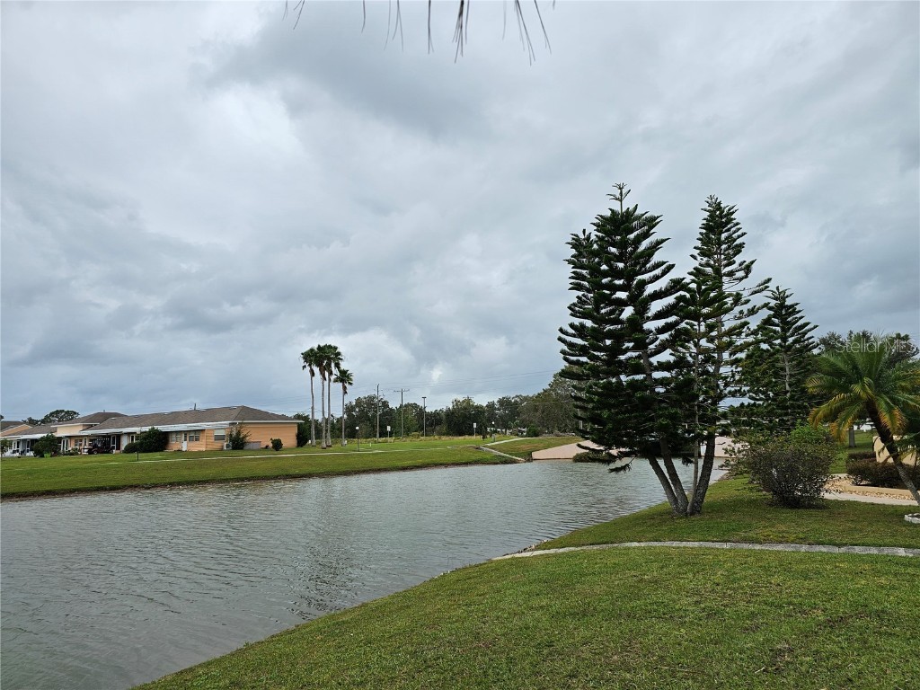 915 Club Circle Lakeshore FL 33854 - LAKE WEOHYAKAPA S5118586 image27