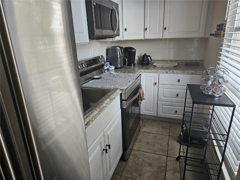 915 Club Circle Lakeshore FL 33854 - LAKE WEOHYAKAPA S5118586 image4