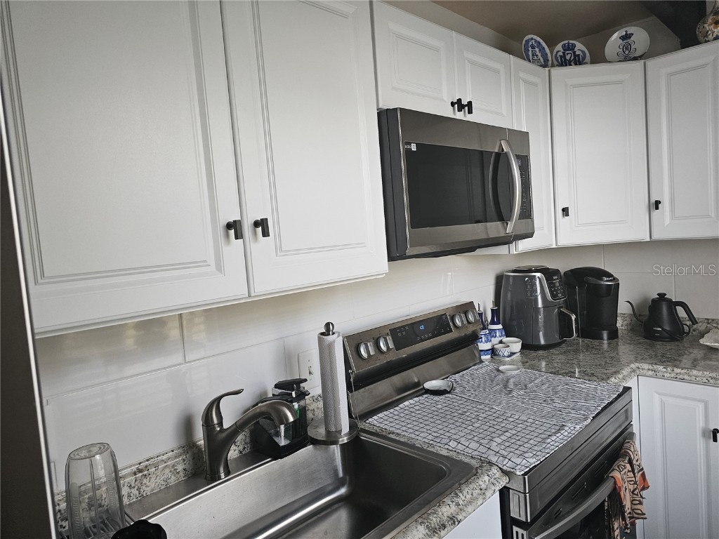 915 Club Circle Lakeshore FL 33854 - LAKE WEOHYAKAPA S5118586 image7