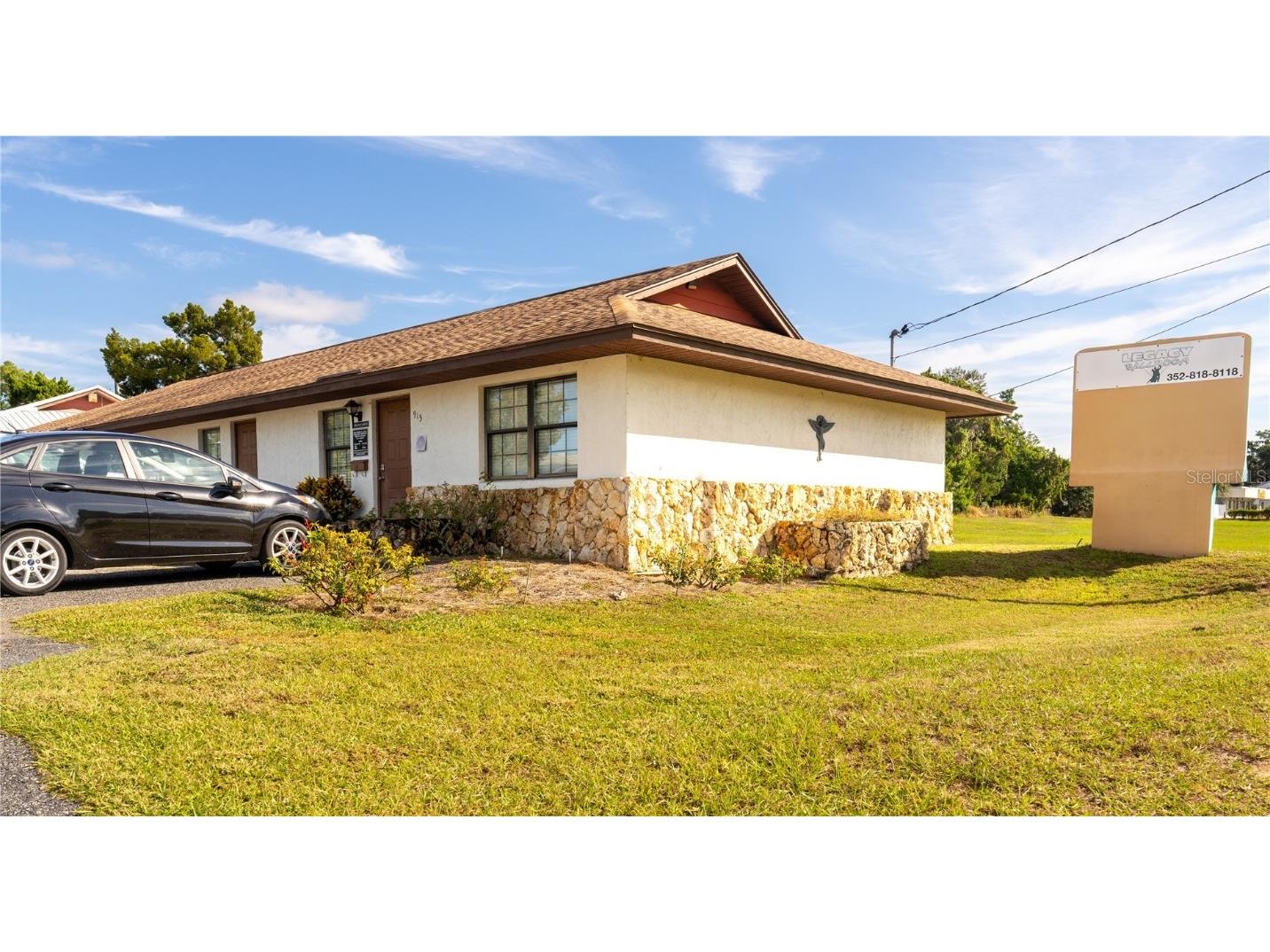 915 E Alfred Street Tavares FL 32778 G5103987 image2