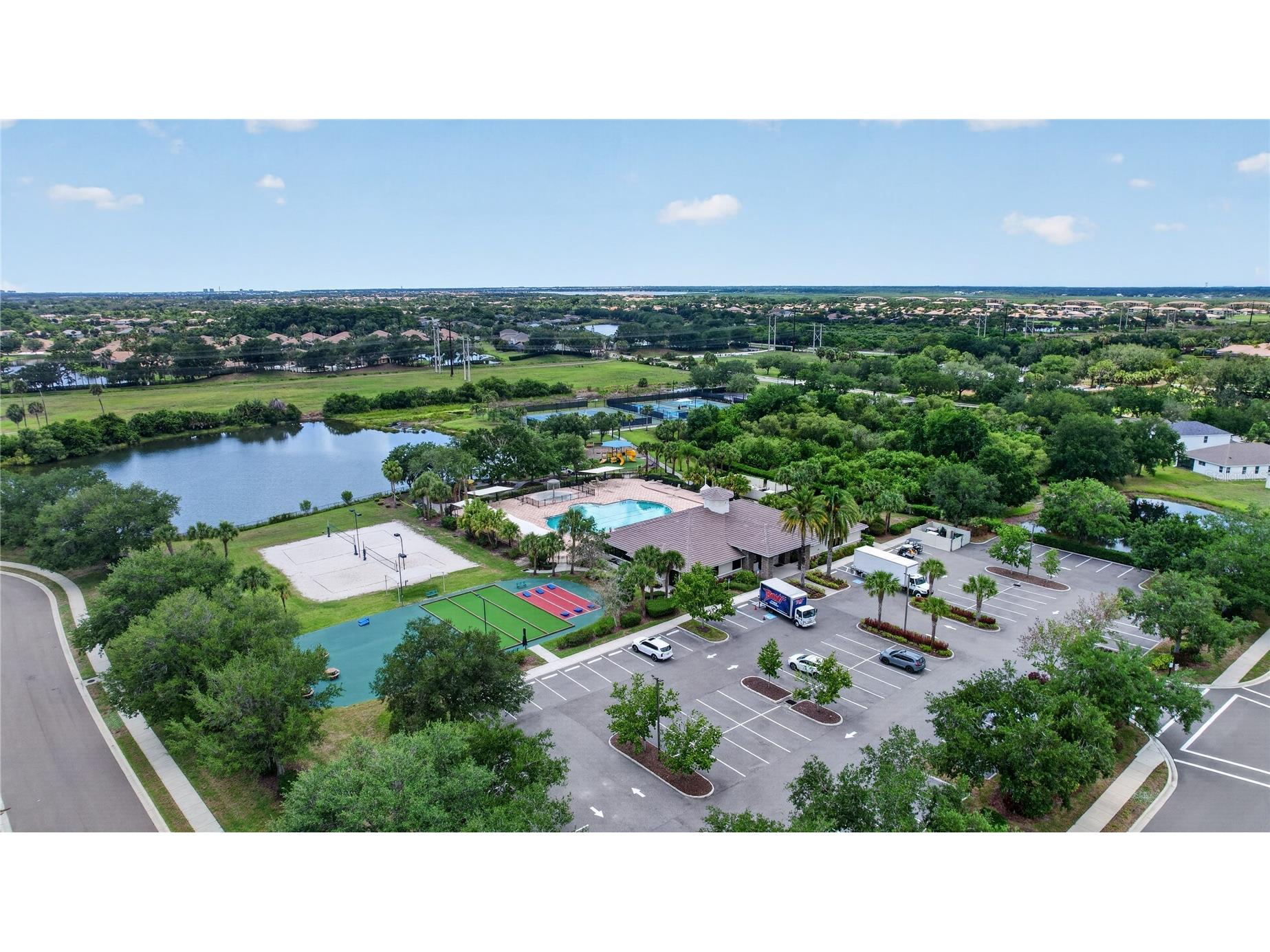 915 Fairwaycove Lane #101 Bradenton FL 34212 A4693958 image56