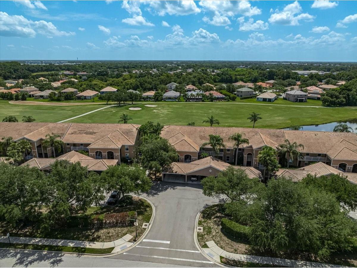 915 Fairwaycove Lane #201 Bradenton FL 34212 A4698493 image2