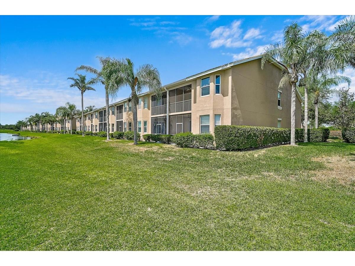 915 Fairwaycove Lane #201 Bradenton FL 34212 A4698493 image29