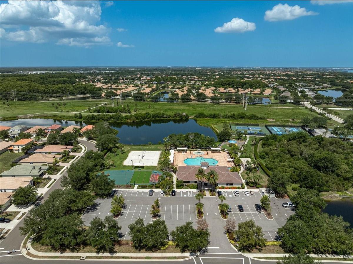 915 Fairwaycove Lane #201 Bradenton FL 34212 A4698493 image40