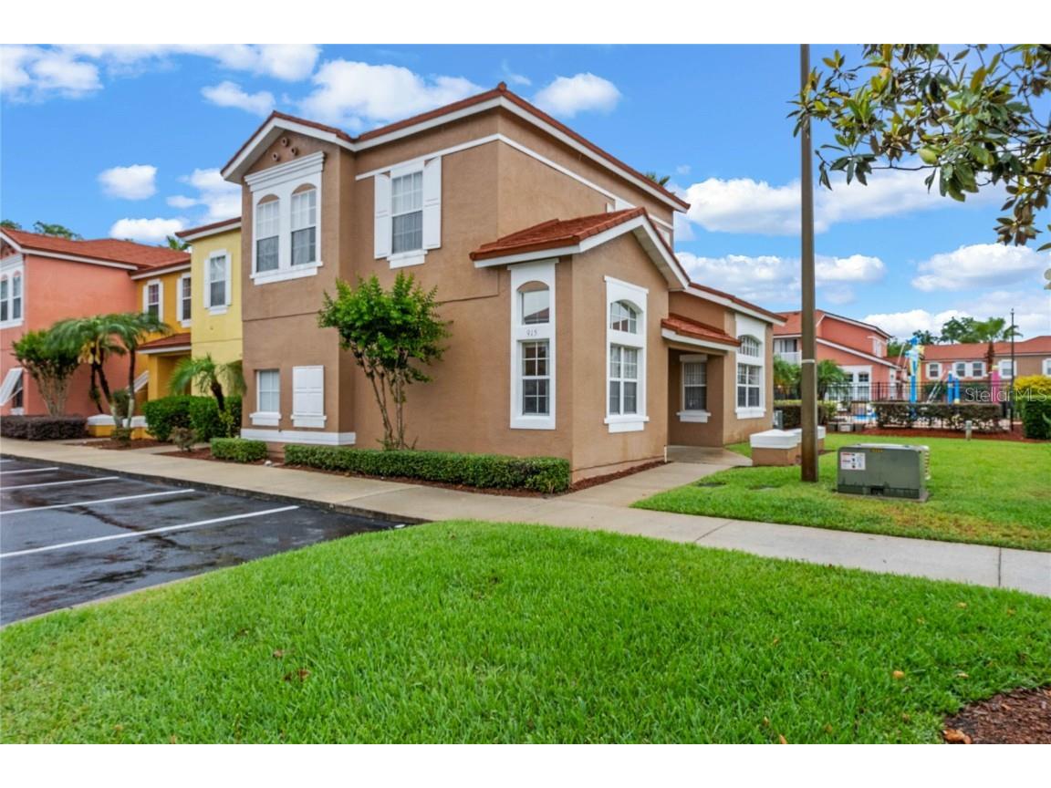 915 Park Terrace Cir Kissimmee FL 34746 - LAKE BERKLEY O6140813 image1