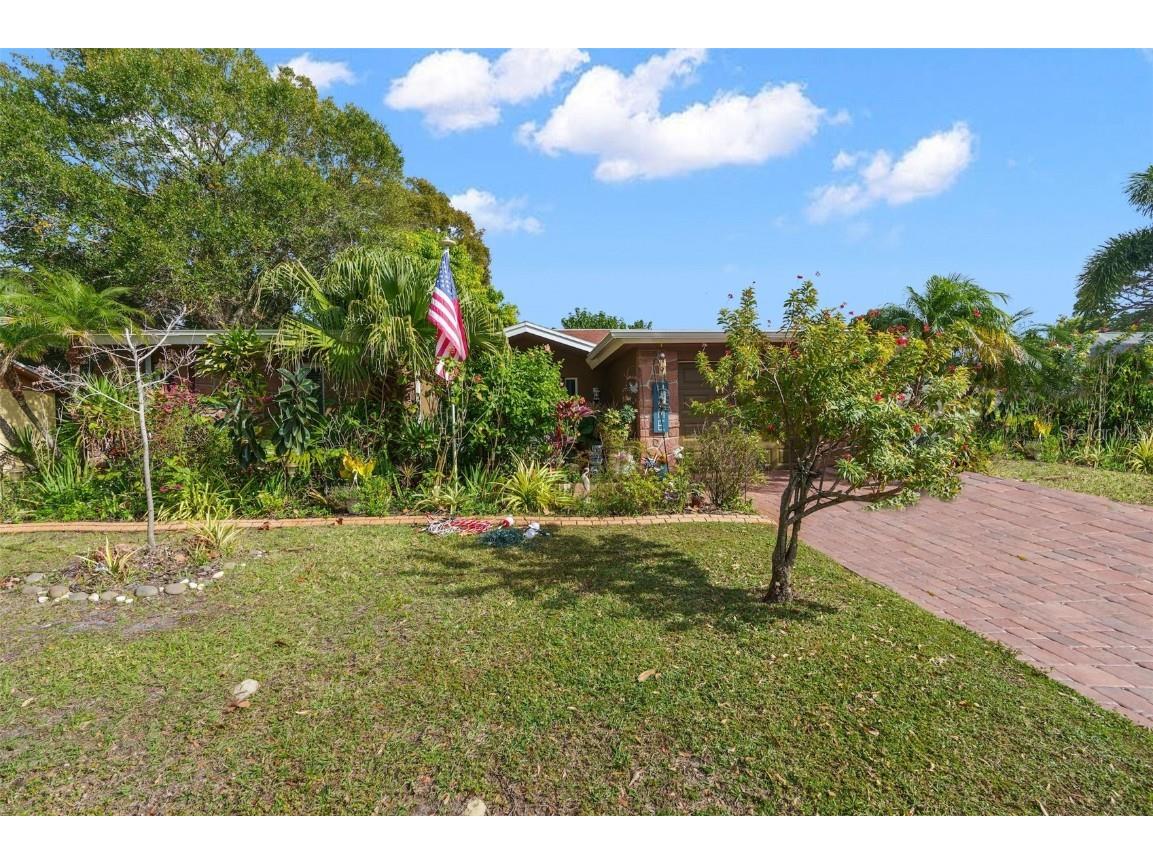 915 Peninsula Road Tarpon Springs FL 34689 W7860607 image1