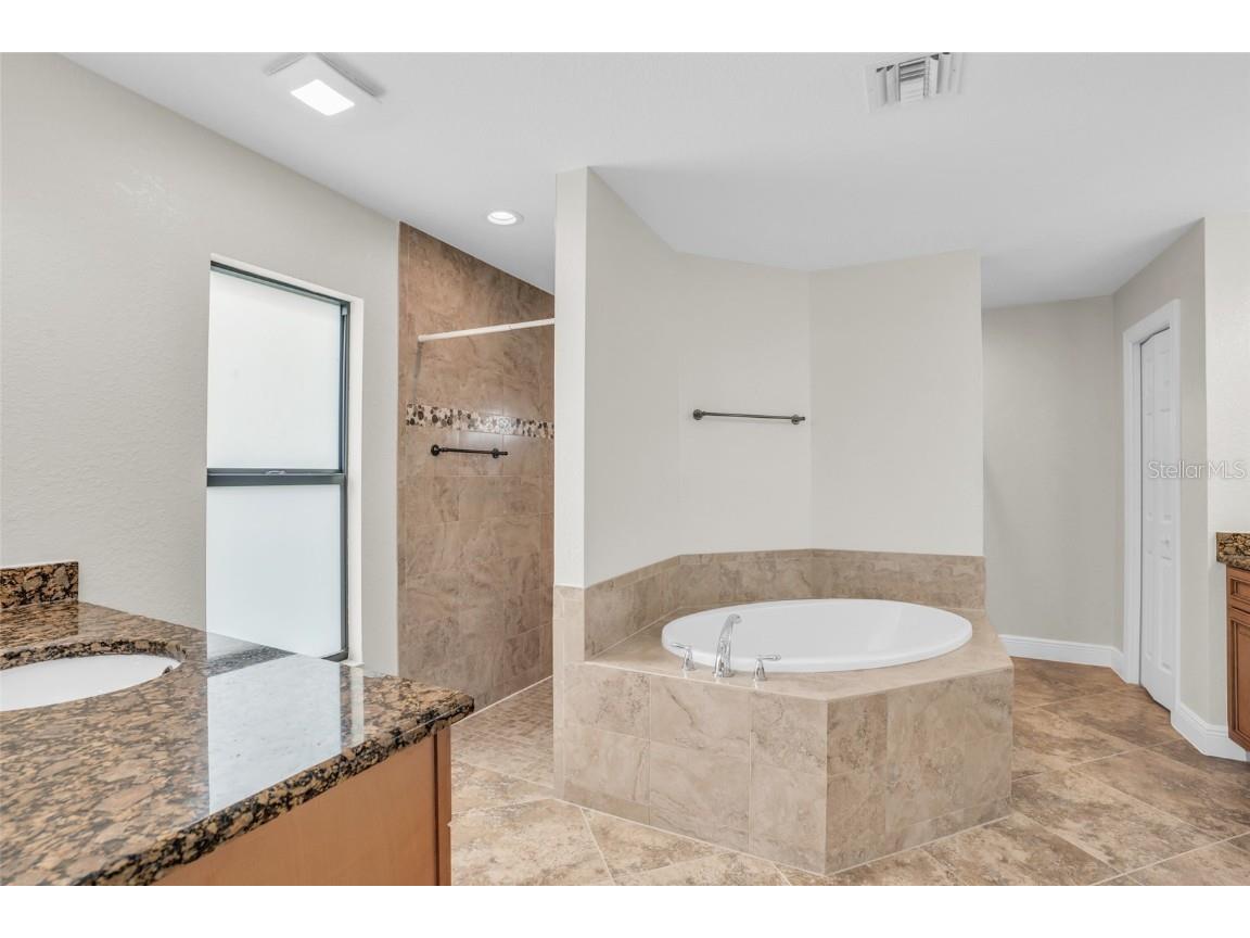 915 SE 33rd Terrace Cape Coral FL 33904 C7511677 image24