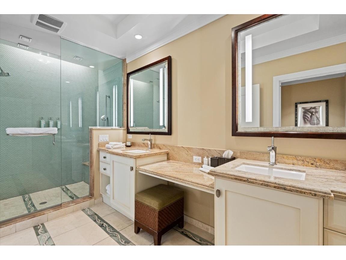 915 Seaside Dr #405 WEEKS 22-23 Sarasota FL 34242 - GULF OF MEXICO A4648881 image32