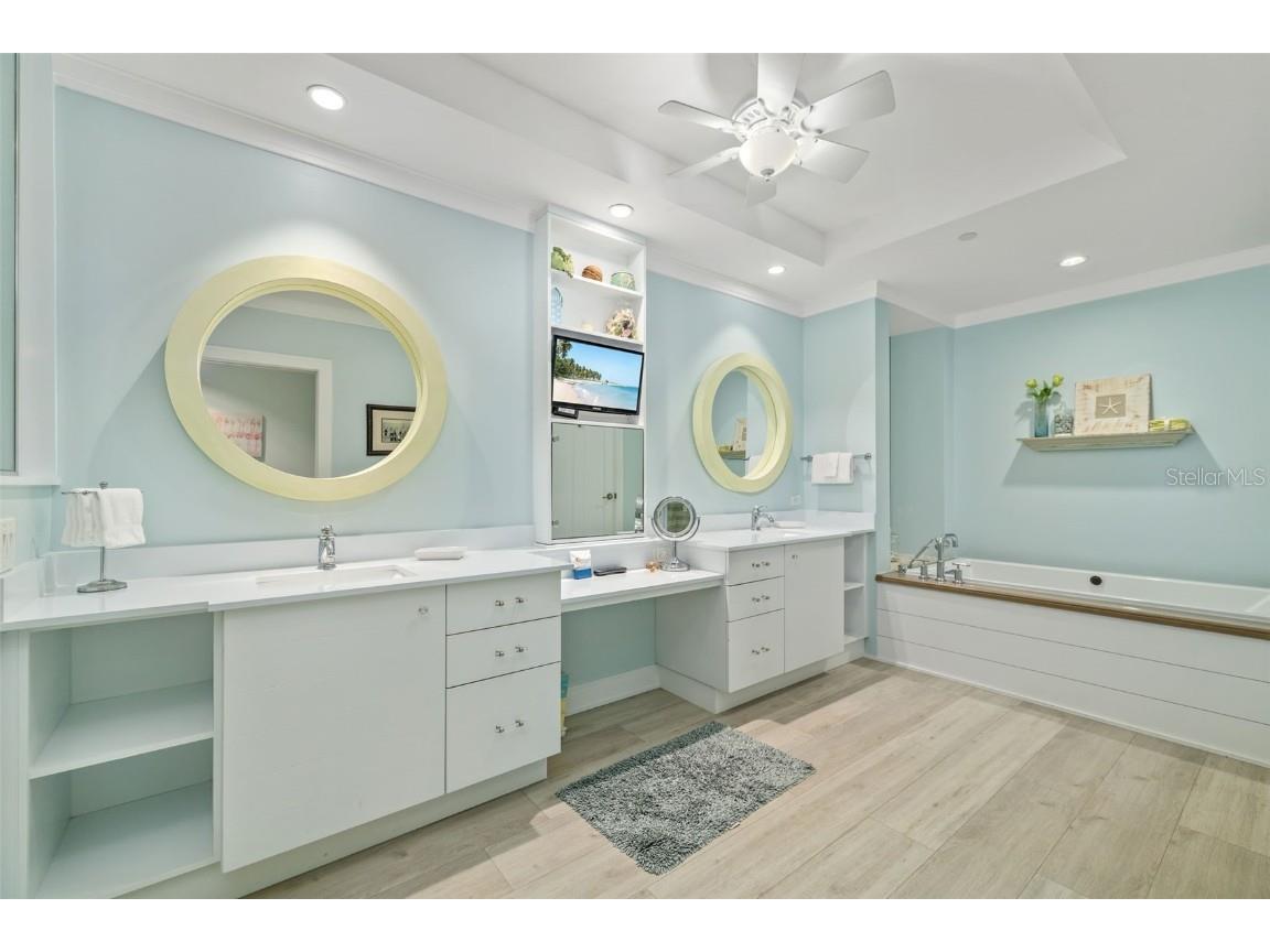 915 Seaside Drive #407 Sarasota FL 34242 A4667661 image33