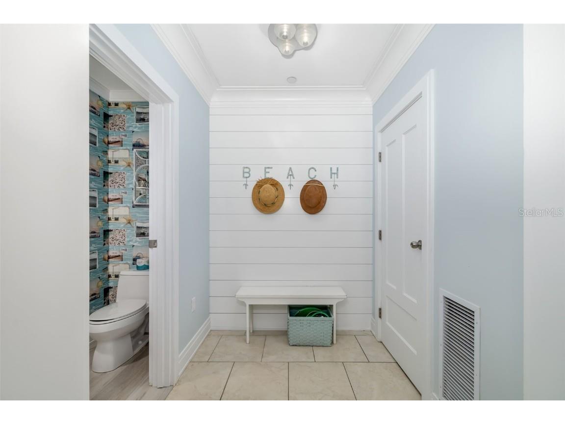 915 Seaside Drive #407 Sarasota FL 34242 A4667661 image7