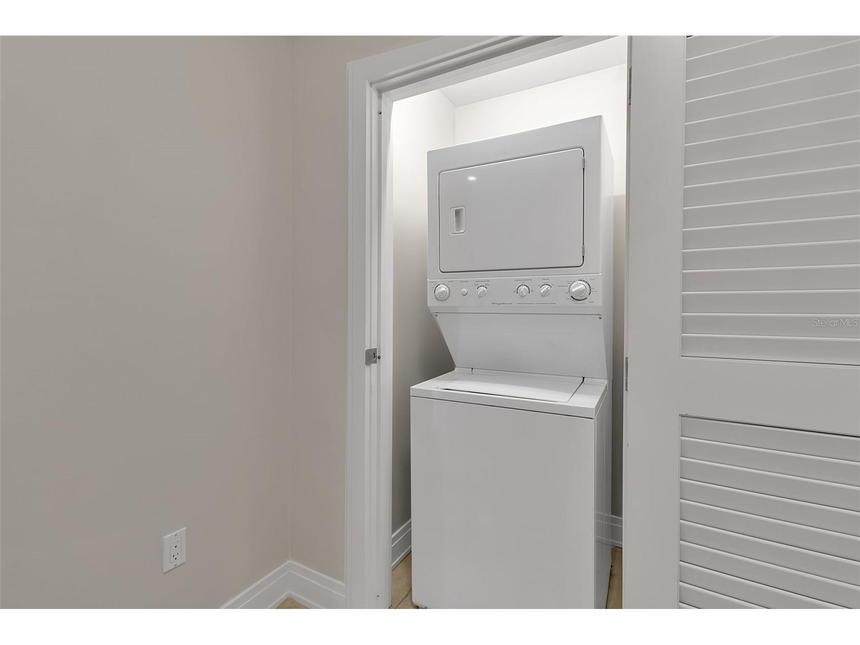 915 Seaside Drive #410 WEEKS 4-7 Sarasota FL 34242 - GULF OF MEXICO A4681727 image18