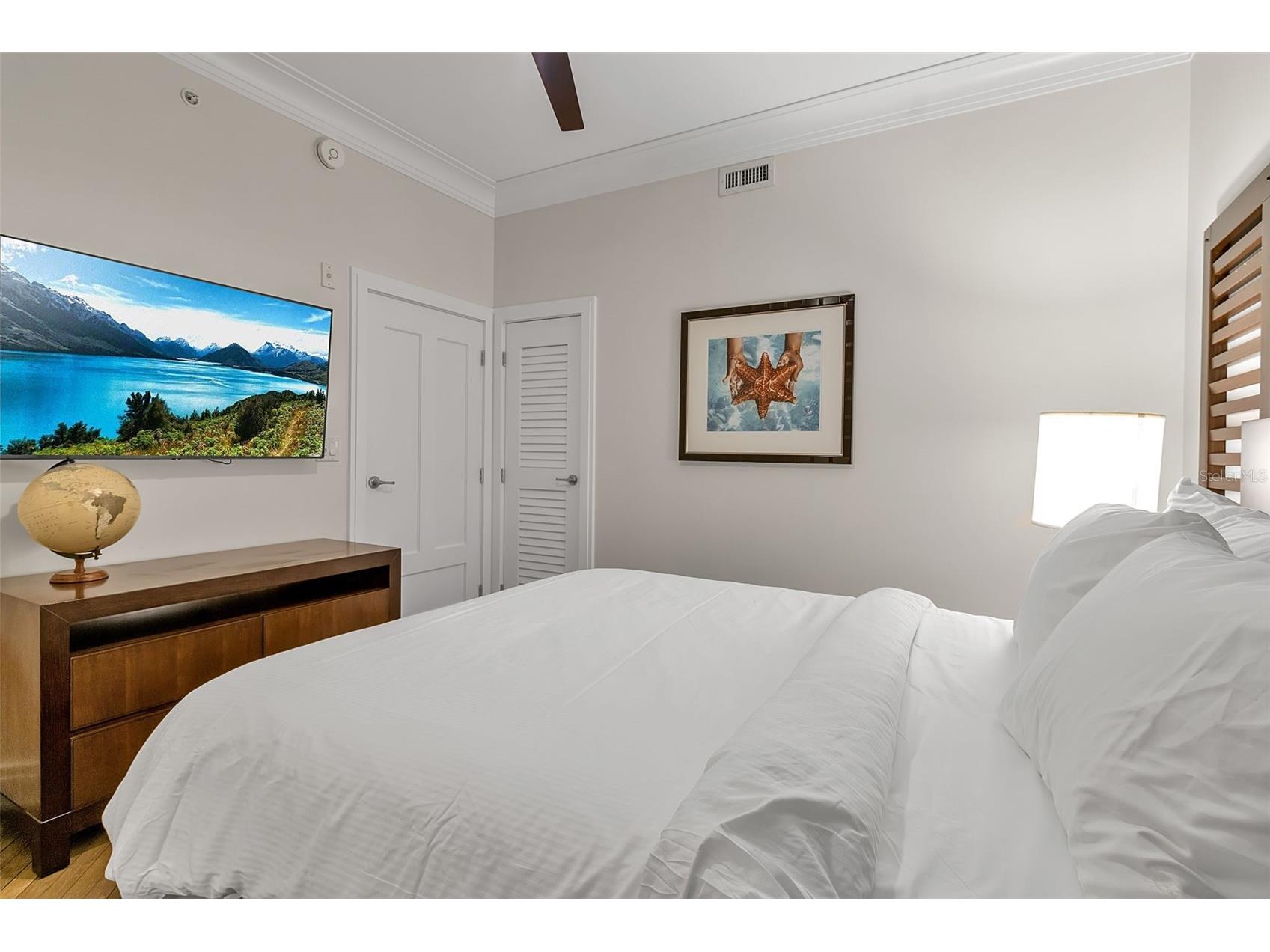915 Seaside Drive #412 Sarasota FL 34242 - GULF OF MEXICO A4681675 image27