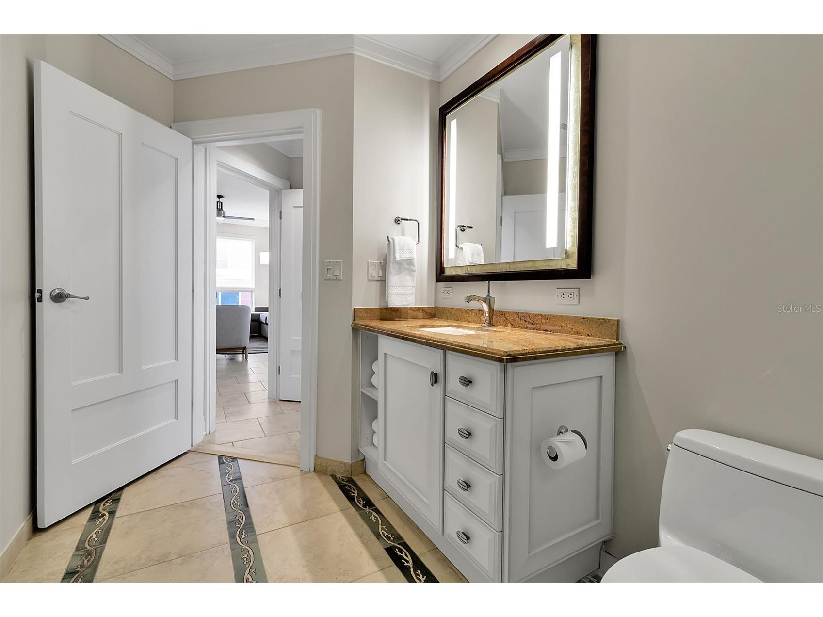 915 Seaside Drive #412 Sarasota FL 34242 - GULF OF MEXICO A4681675 image33