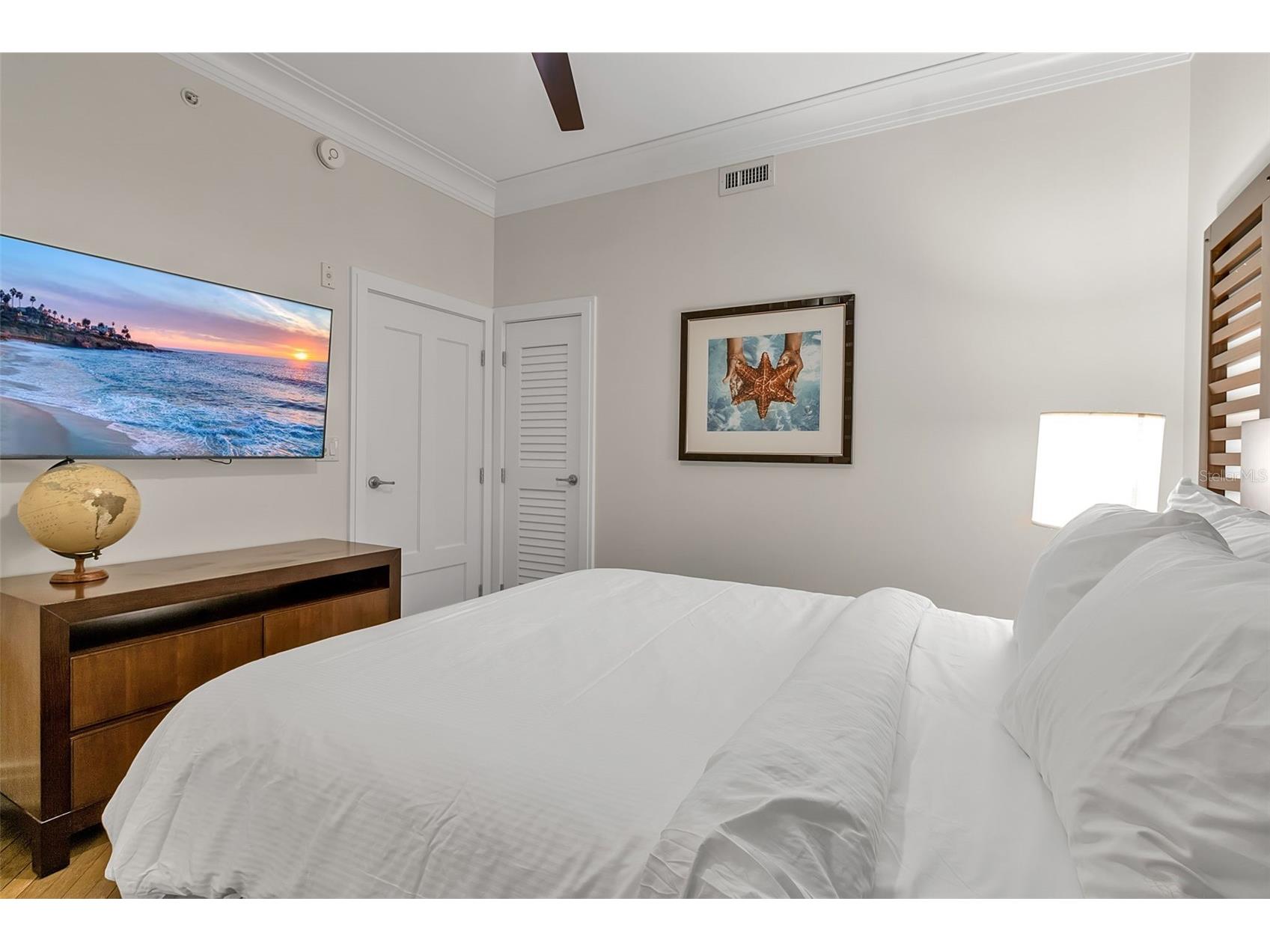 915 Seaside Drive #412 Sarasota FL 34242 - GULF OF MEXICO A4681675 image47