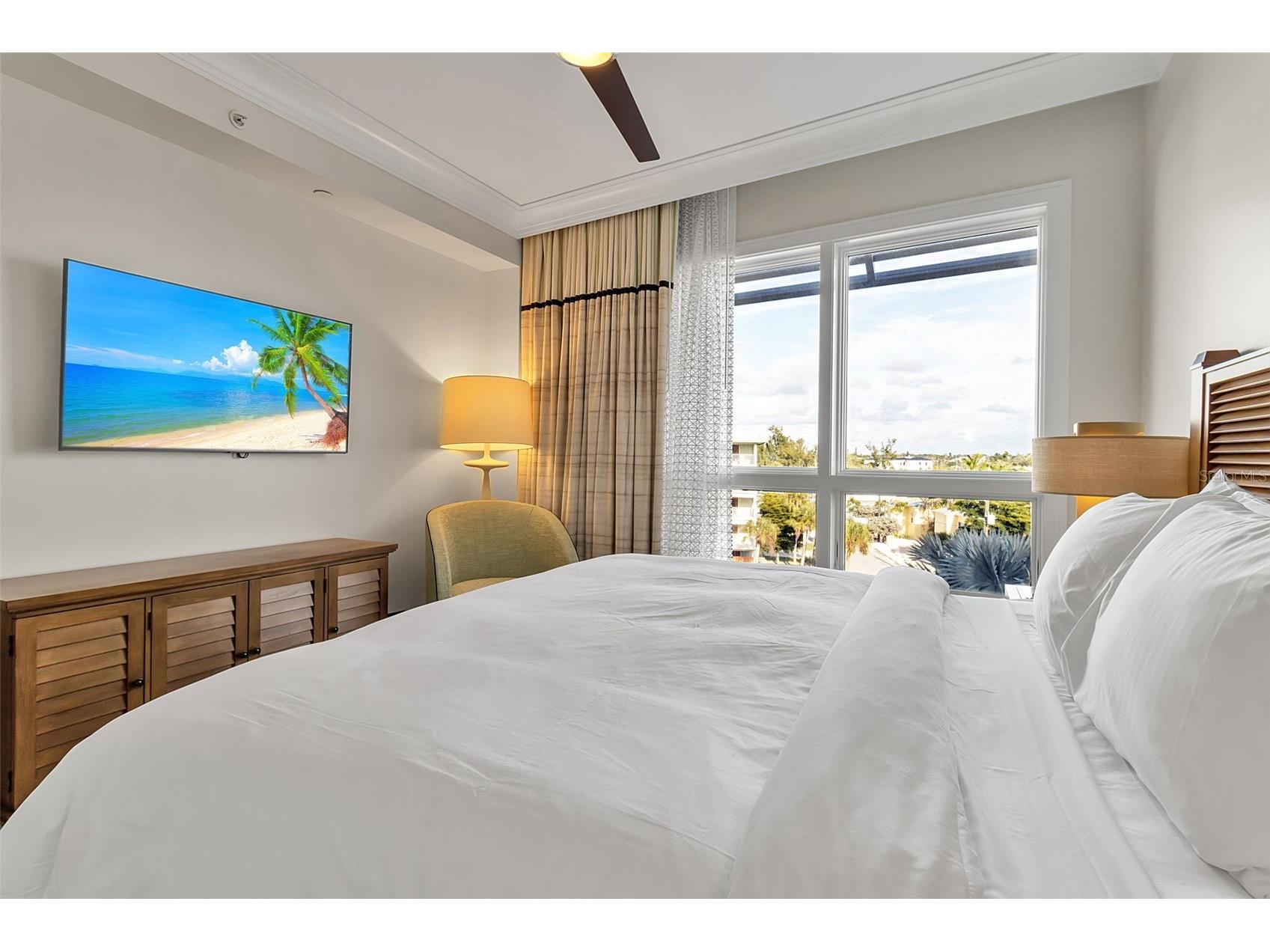 915 Seaside Drive #412 Sarasota FL 34242 - GULF OF MEXICO A4681675 image48