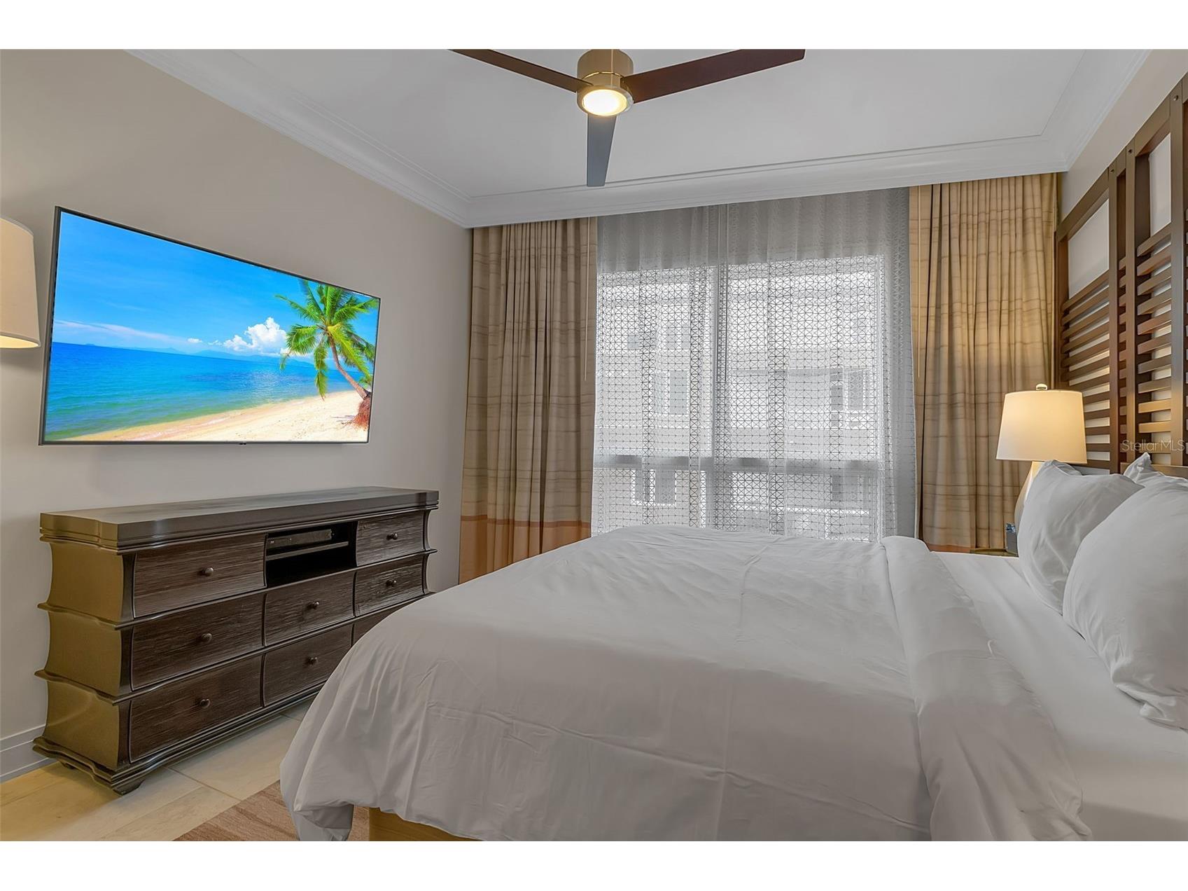 915 Seaside Drive #412 Sarasota FL 34242 - GULF OF MEXICO A4681675 image56