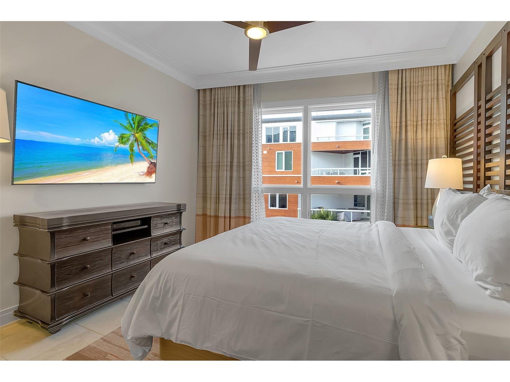 915 Seaside Drive #412 Sarasota FL 34242 - GULF OF MEXICO A4681675 image57