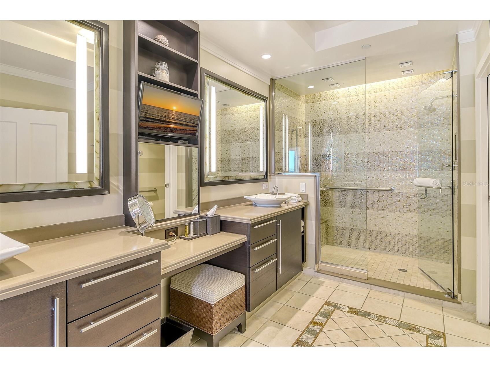 915 Seaside Drive #511 WEEKS 16-17 Sarasota FL 34242 - GULF OF MEXICO A4677773 image16